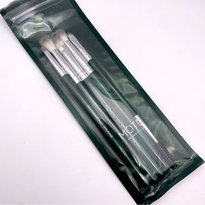 MOTD 5-Piece Emerald Green Eye Brush Set (Brand New!) 💘